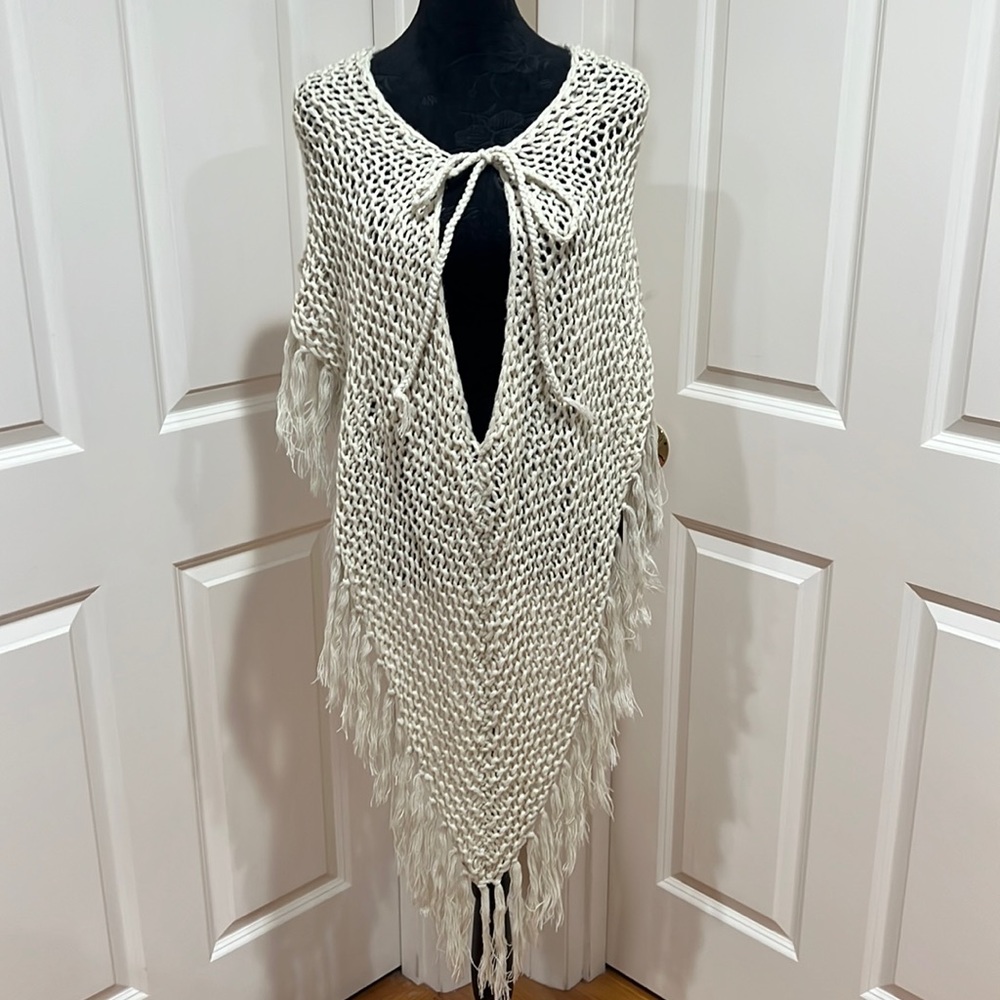 Wilster Anthropologie, women’s, L, woven shawl. 100% acrylic. Good condition.